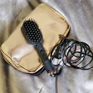 Amika Brush Hair Straightener with bag
